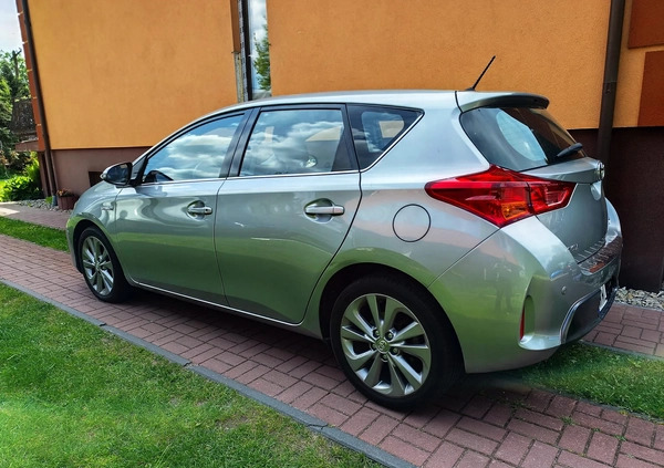 Toyota Auris cena 53700 przebieg: 131834, rok produkcji 2013 z Węgorzewo małe 667